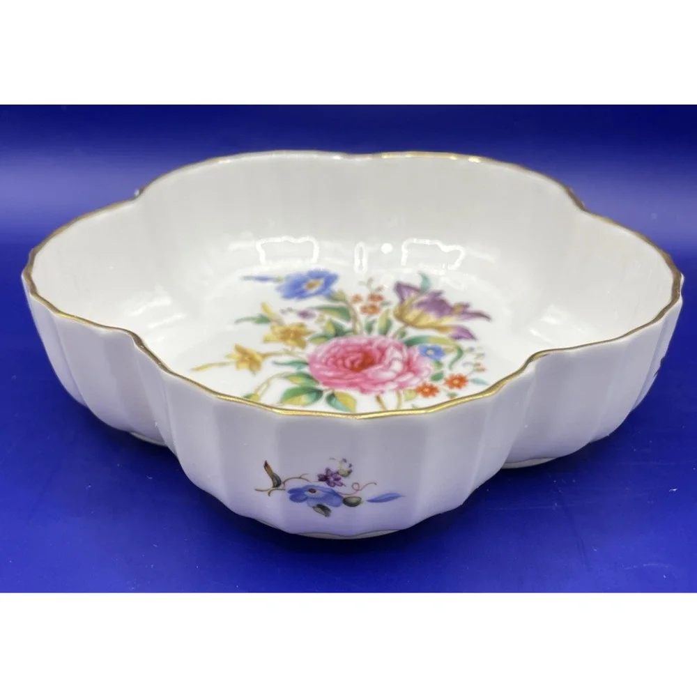 Vintage Royal Worcester Witley Garden Fine Bone China scalloped Dish